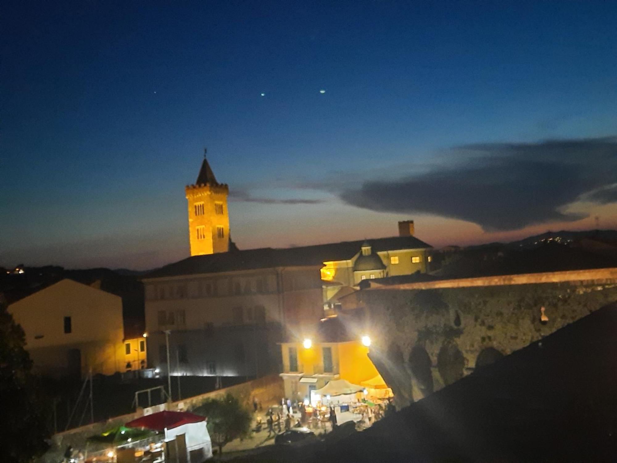Opera Apartment Sarzana Luaran gambar
